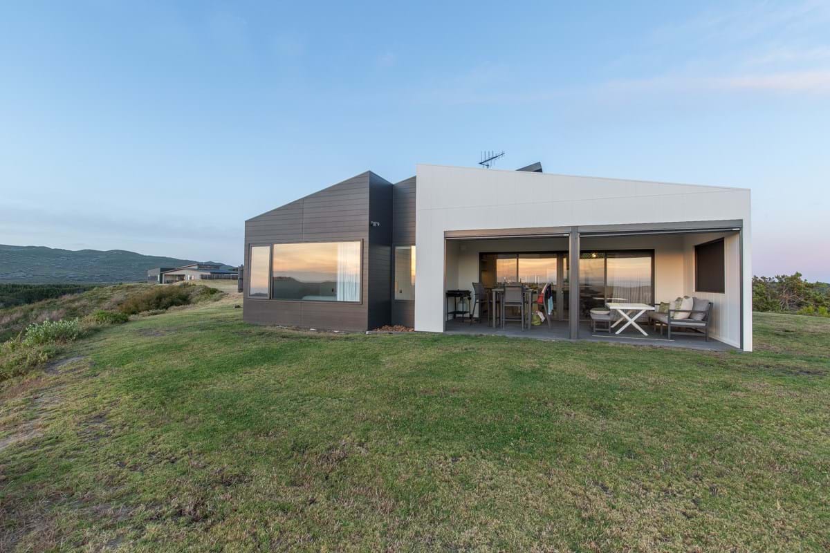 12A2699 HDR